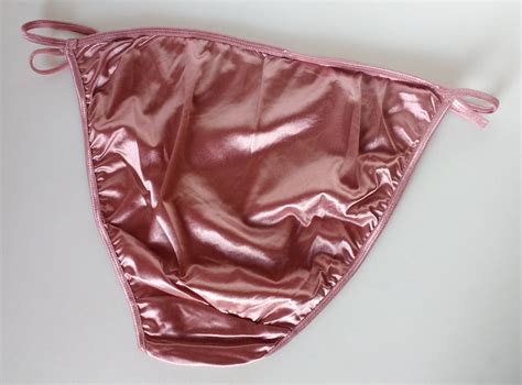 Women in Shiny Panties 